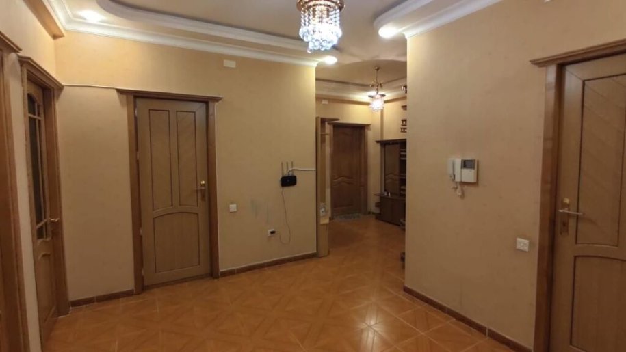 Kirayə verilir 3 otaqlı yeni tikili, 188 m², 28 May m.-12