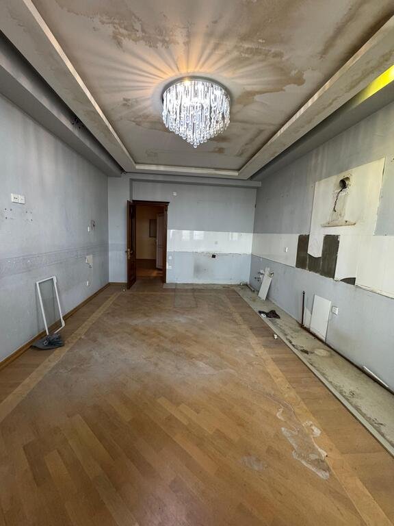 Satılır 4 otaqlı yeni tikili, 220 m², 8 noyabr-5