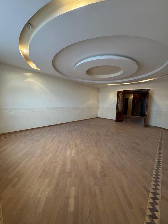 Satılır 4 otaqlı yeni tikili, 220 m², 8 noyabr-8