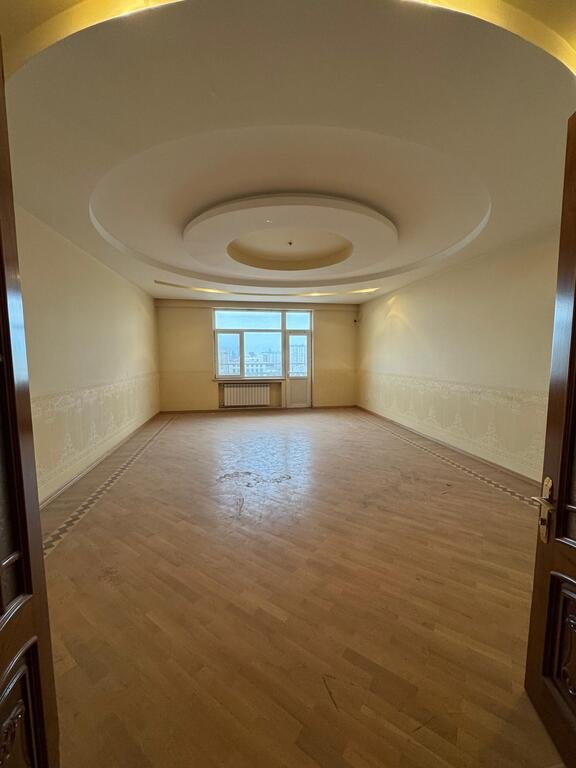 Satılır 4 otaqlı yeni tikili, 220 m², 8 noyabr-9