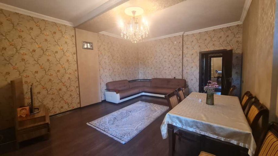 Satılır 3 otaqlı yeni tikili, 130 m², 28 May m.-1