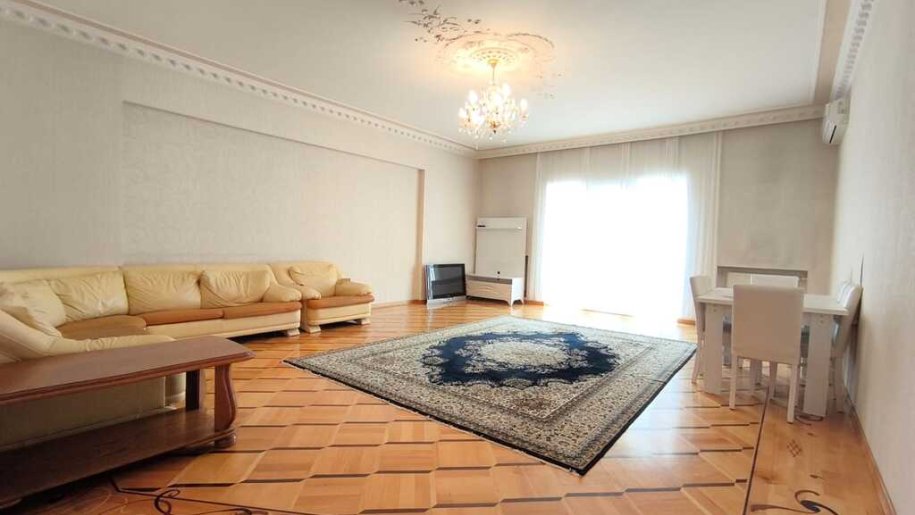 Kirayə verilir 4 otaqlı yeni tikili, 180 m², 28 May m.-2