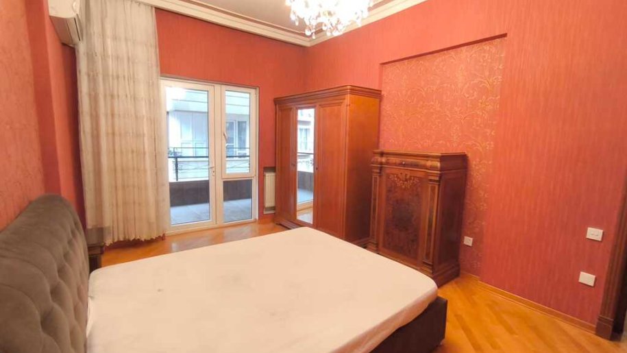 Kirayə verilir 4 otaqlı yeni tikili, 180 m², 28 May m.-6