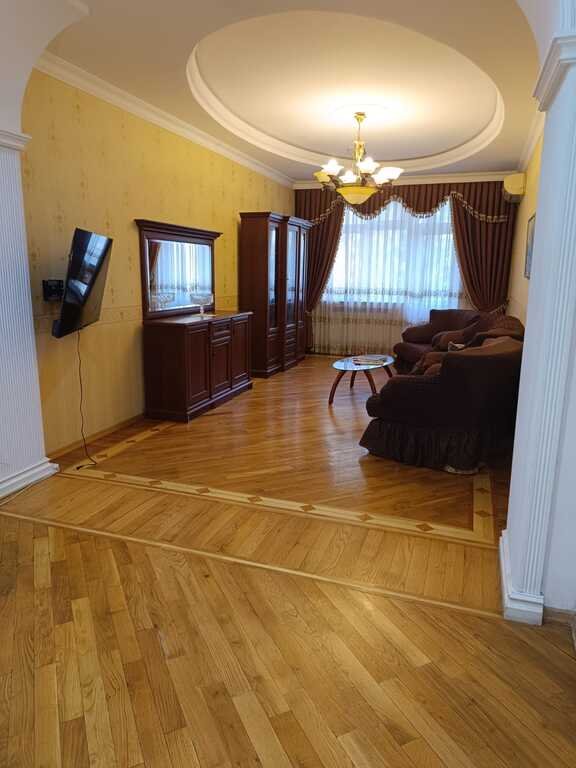 Kirayə verilir 3 otaqlı yeni tikili, 140 m², Nizami m.-2