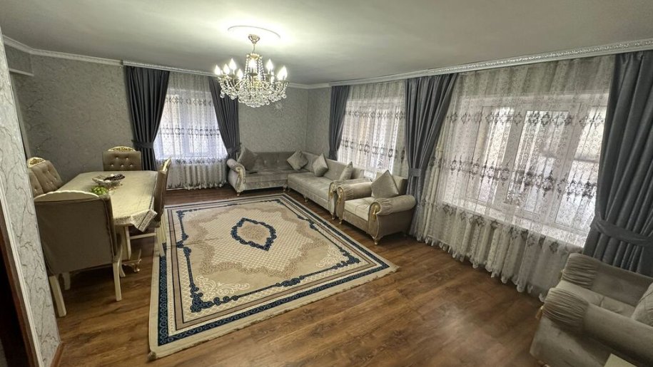 Kirayə verilir 3 otaqlı köhnə tikili, 90 m², İnşaatçılar m.-2