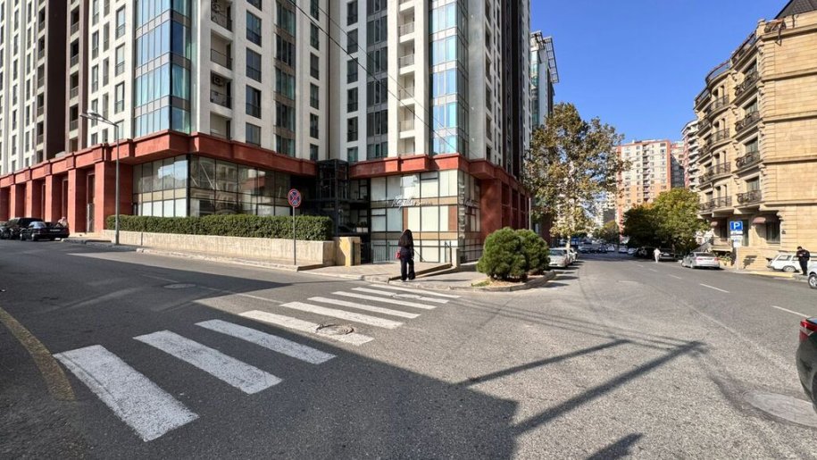 139 m<sup>2</sup> obyekt satılır, Elmlər Akademiyası m.-11