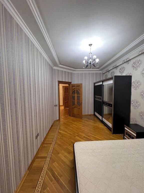 Kirayə verilir 3 otaqlı yeni tikili, 120 m², İnşaatçılar m.-2