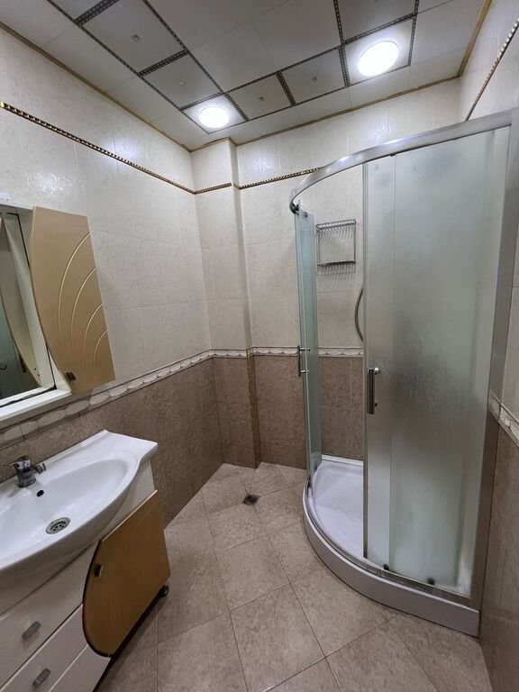 Kirayə verilir 3 otaqlı yeni tikili, 120 m², İnşaatçılar m.-11
