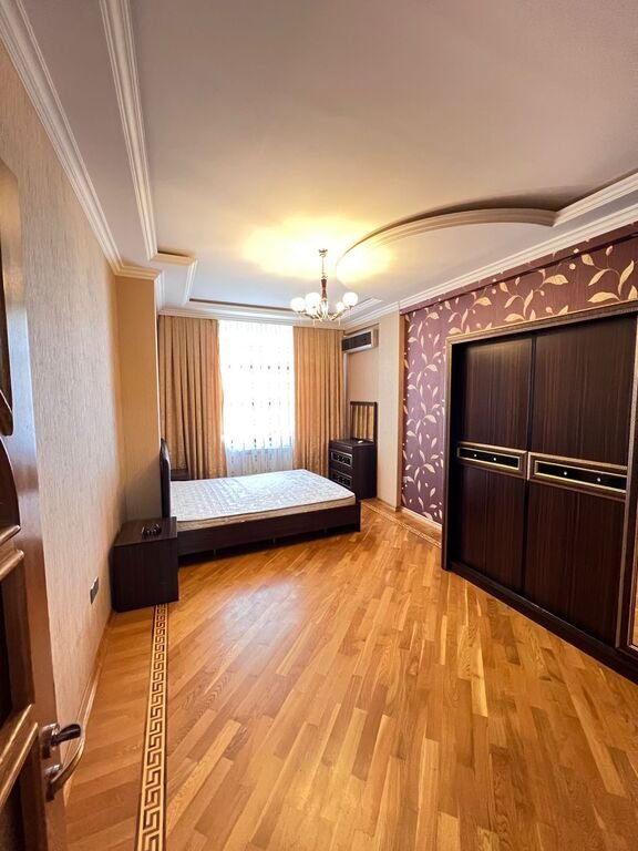 Kirayə verilir 3 otaqlı yeni tikili, 120 m², İnşaatçılar m.-12