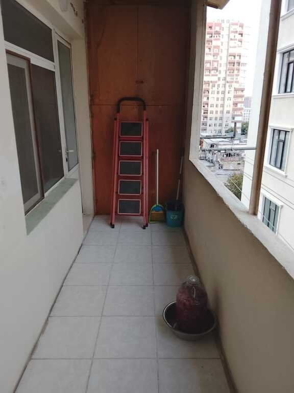 Satılır 3 otaqlı köhnə tikili, 90 m², Elmlər Akademiyası m.-3
