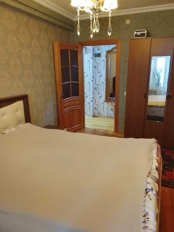 Satılır 3 otaqlı köhnə tikili, 90 m², Elmlər Akademiyası m.-12