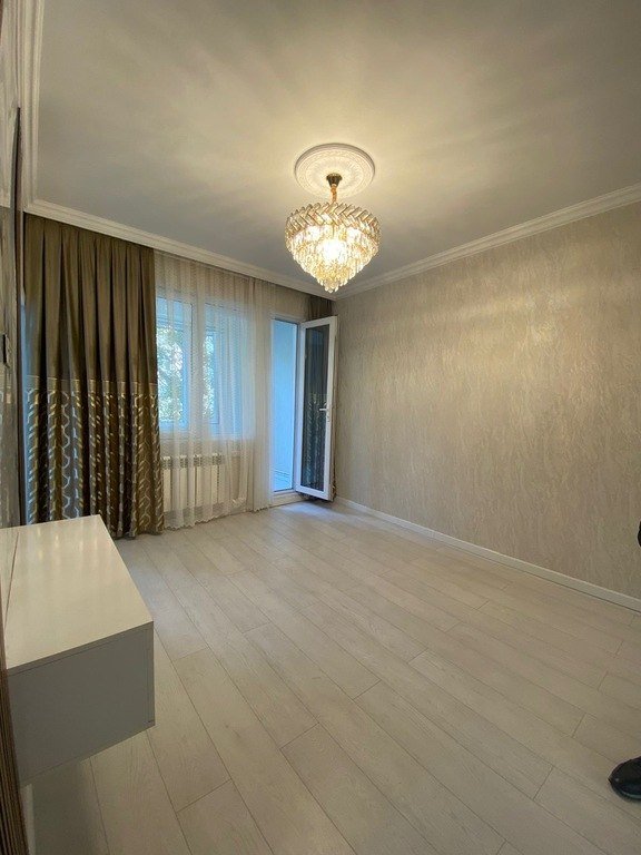 Satılır 2 otaqlı köhnə tikili, 59 m², Memar Əcəmi m.-4