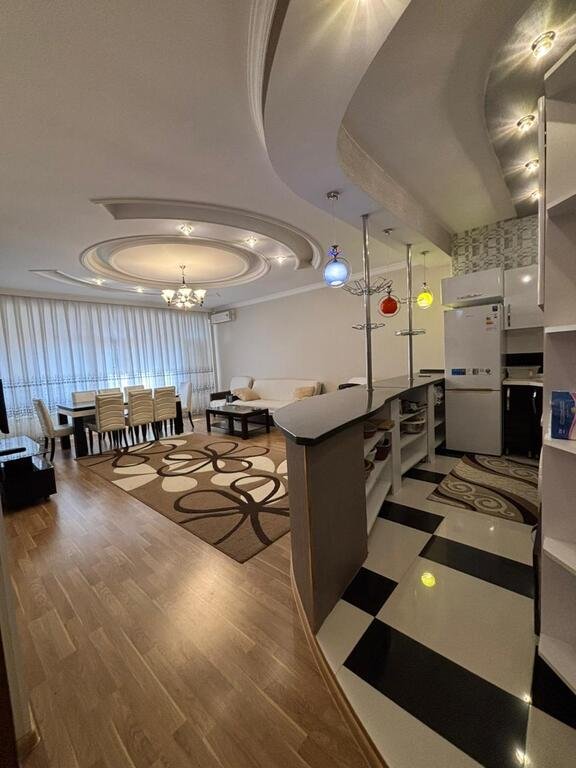 Kirayə verilir 3 otaqlı yeni tikili, 110 m², İnşaatçılar m.-1
