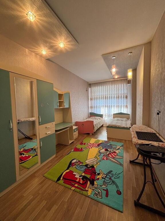 Kirayə verilir 3 otaqlı yeni tikili, 110 m², İnşaatçılar m.-5