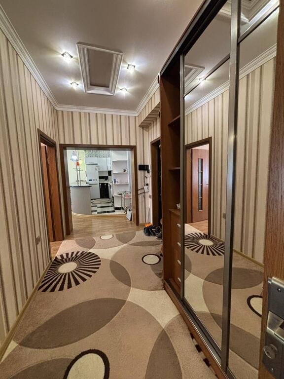 Kirayə verilir 3 otaqlı yeni tikili, 110 m², İnşaatçılar m.-12