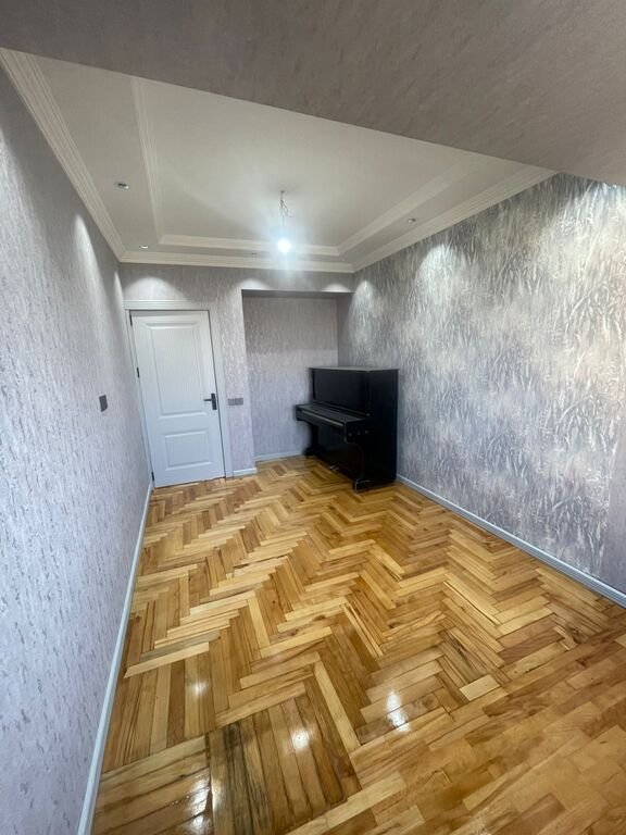 Satılır 4 otaqlı köhnə tikili, 100 m², Nəsimi-4