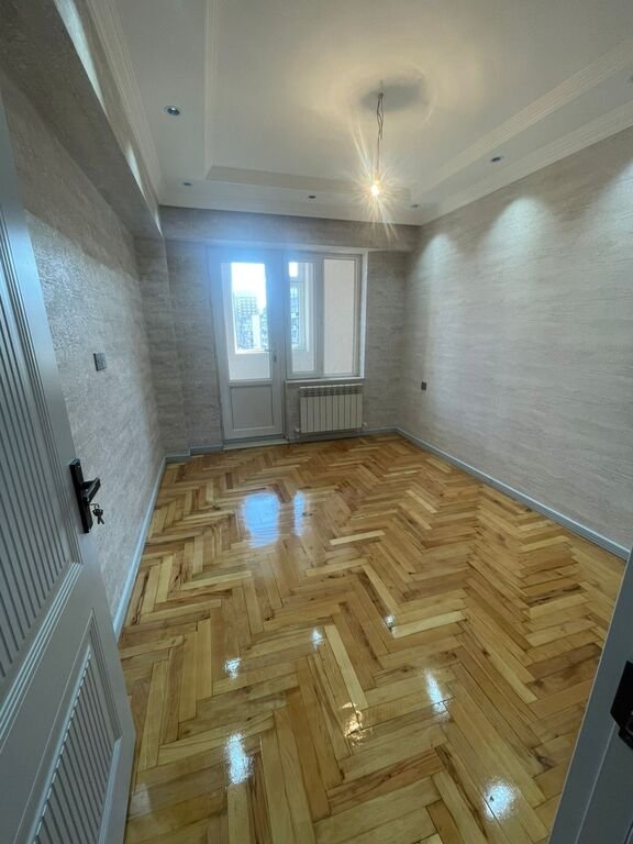 Satılır 4 otaqlı köhnə tikili, 100 m², Nəsimi-8