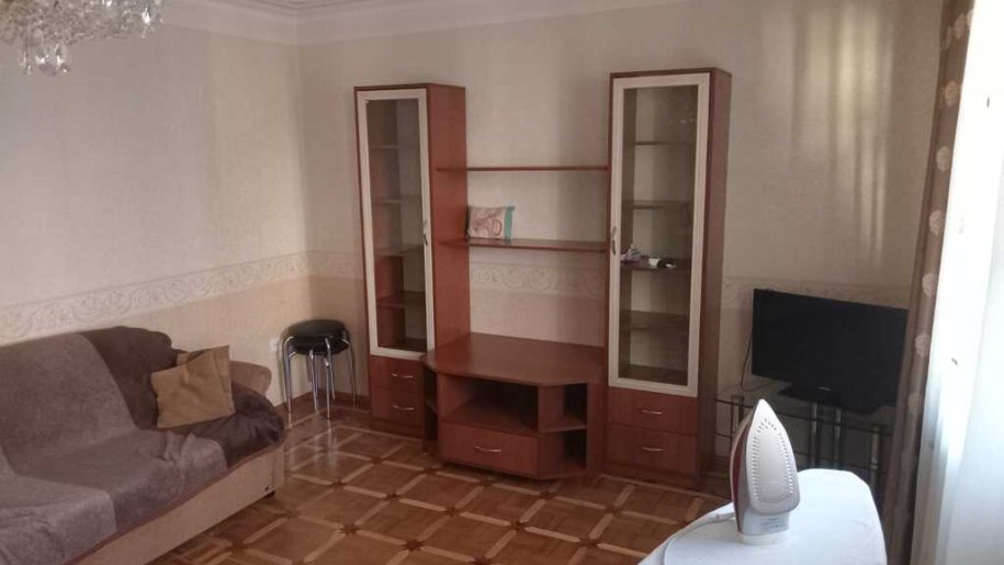 Kirayə verilir 3 otaqlı köhnə tikili, 100 m², Elmlər Akademiyası m.-2
