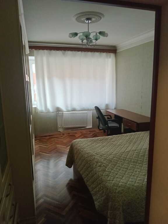 Kirayə verilir 3 otaqlı köhnə tikili, 100 m², Elmlər Akademiyası m.-3