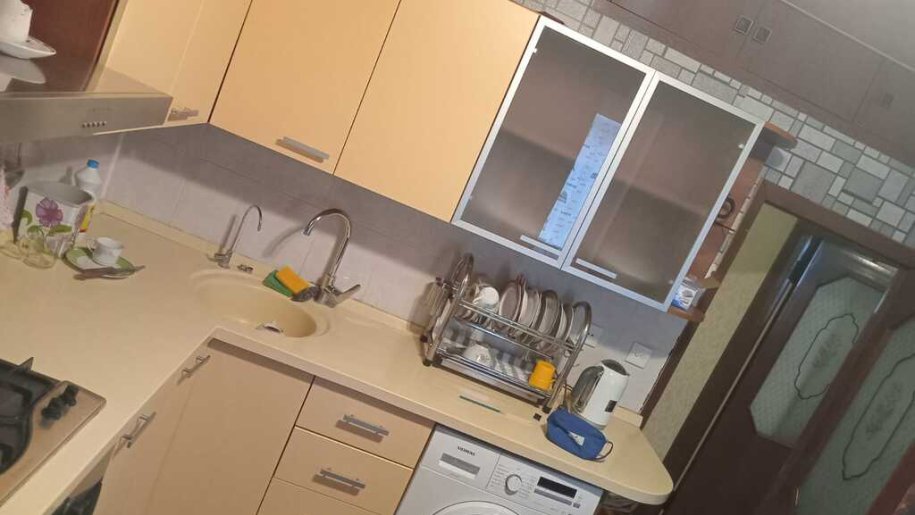 Kirayə verilir 3 otaqlı köhnə tikili, 100 m², Elmlər Akademiyası m.-5