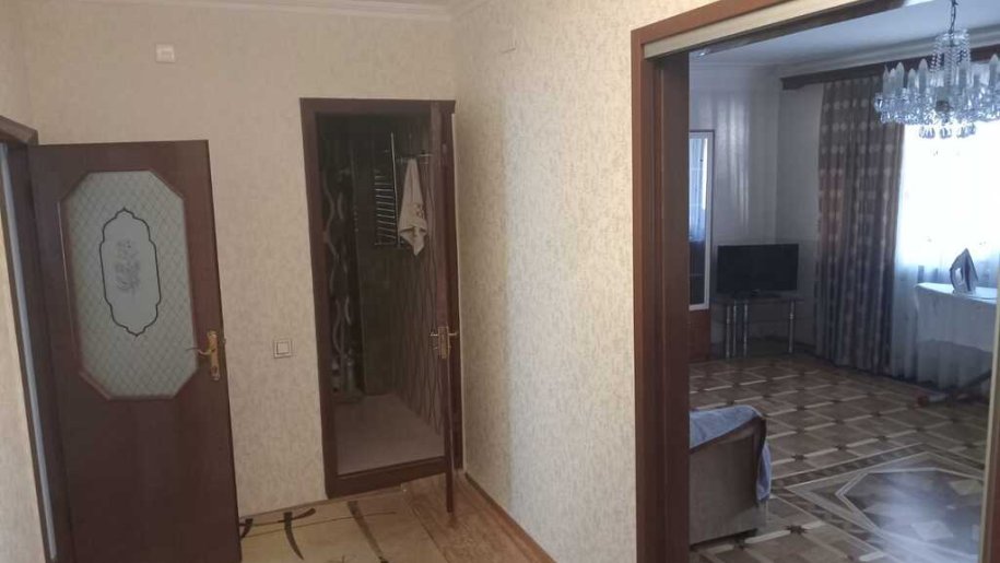 Kirayə verilir 3 otaqlı köhnə tikili, 100 m², Elmlər Akademiyası m.-7