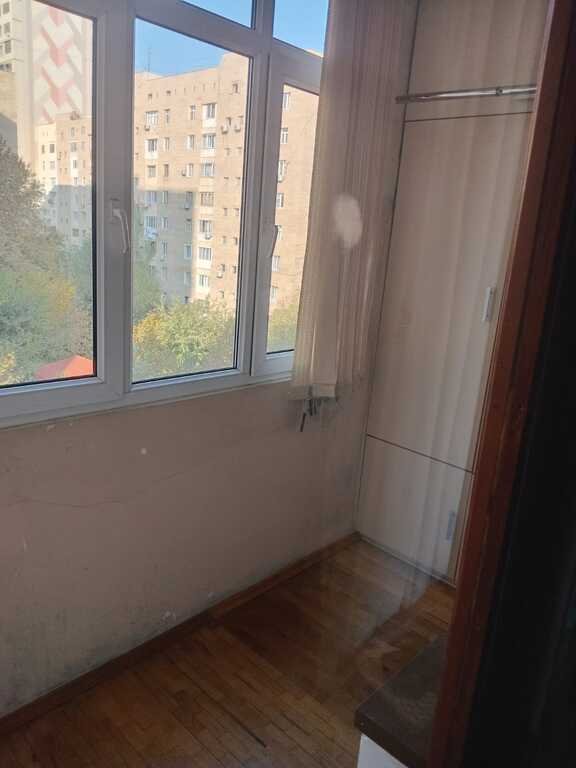 Kirayə verilir 3 otaqlı köhnə tikili, 100 m², Elmlər Akademiyası m.-8