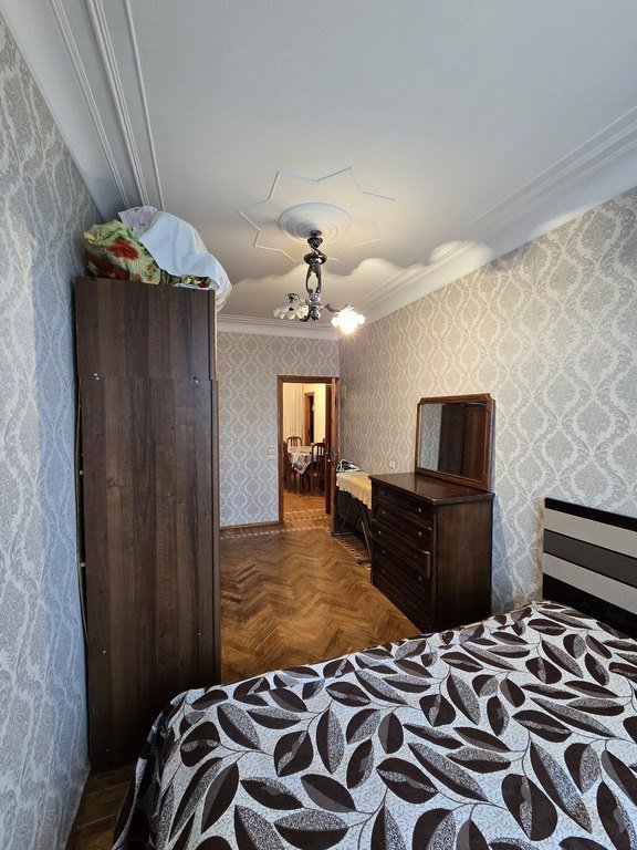 Kirayə verilir 3 otaqlı köhnə tikili, 50 m², Memar Əcəmi m.-4