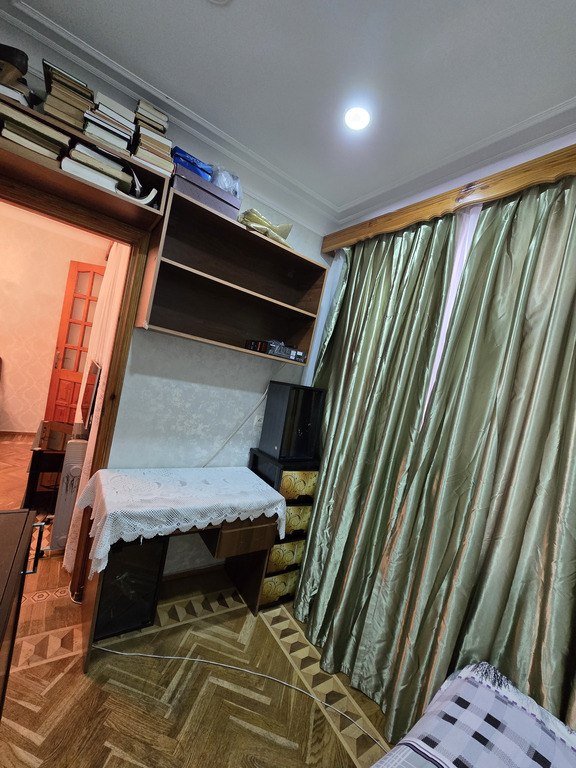 Kirayə verilir 3 otaqlı köhnə tikili, 50 m², Memar Əcəmi m.-6
