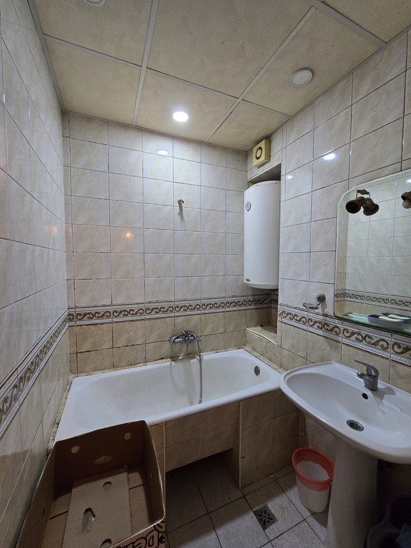Kirayə verilir 3 otaqlı köhnə tikili, 50 m², Memar Əcəmi m.-10