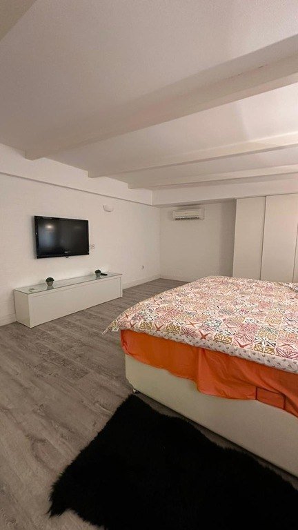 Satılır 4 otaqlı köhnə tikili, 250 m², Sahil m.-11