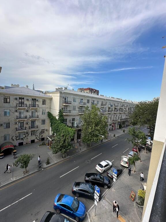 Kirayə verilir 3 otaqlı yeni tikili, 120 m², 28 May m.-13