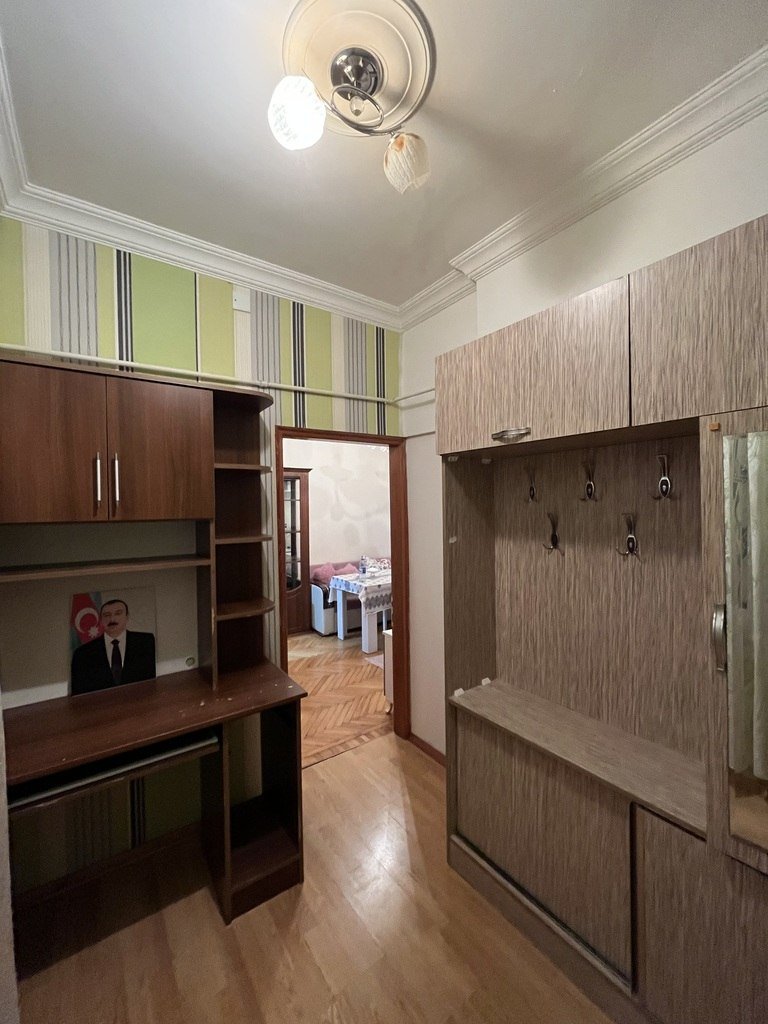 Kirayə verilir 3 otaqlı köhnə tikili, 70 m², Memar Əcəmi m.-10