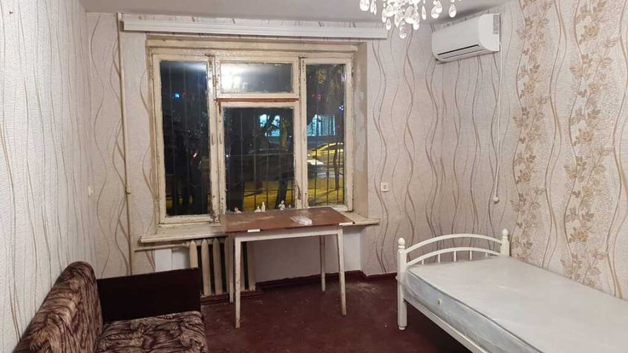 Satılır 1 otaqlı köhnə tikili, 35 m², İnşaatçılar m.-4