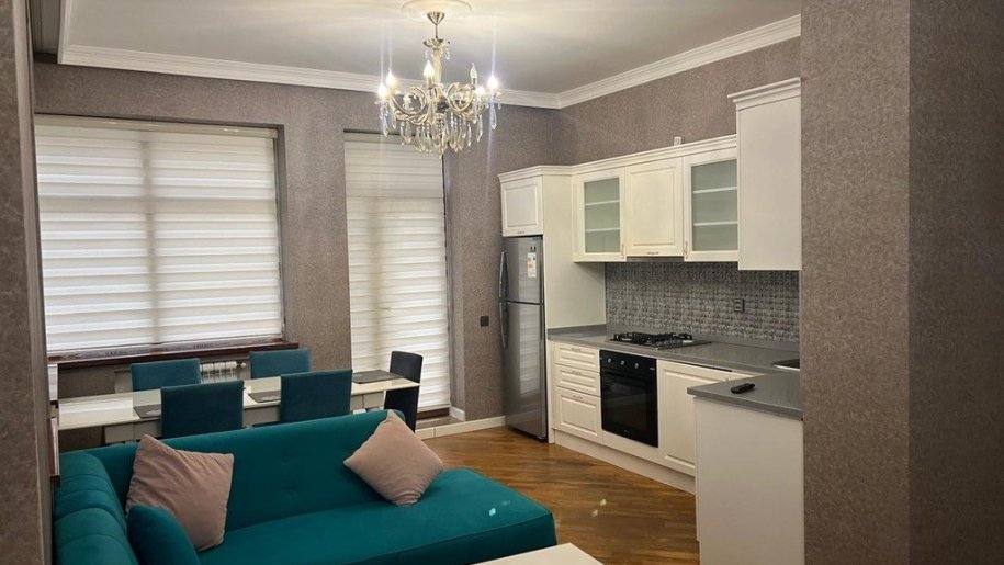 Kirayə verilir 2 otaqlı yeni tikili, 90 m², 28 May m.-1