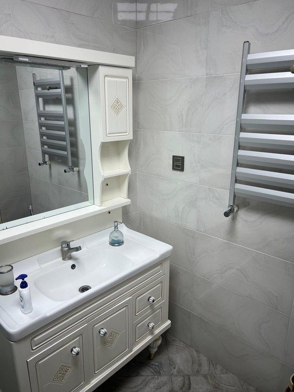 Kirayə verilir 2 otaqlı yeni tikili, 90 m², 28 May m.-11