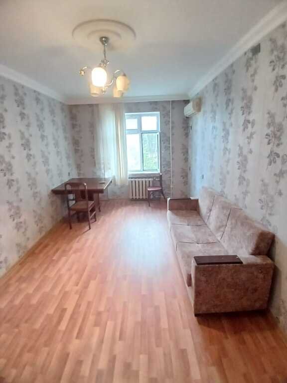 Kirayə verilir 2 otaqlı köhnə tikili, 65 m², İnşaatçılar m.-2