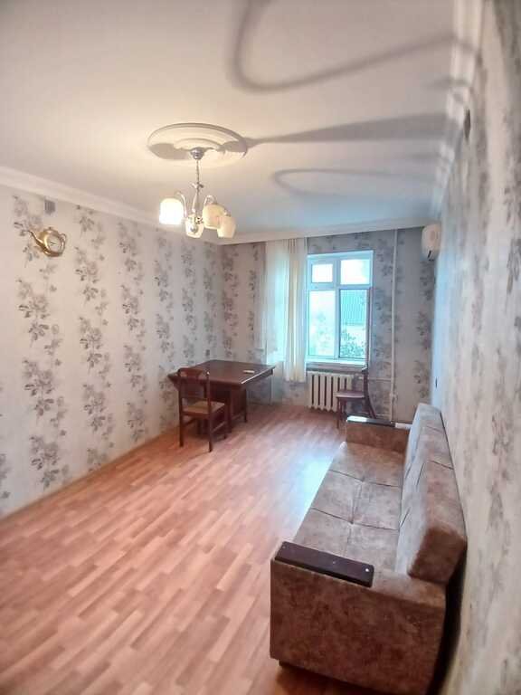Kirayə verilir 2 otaqlı köhnə tikili, 65 m², İnşaatçılar m.-4