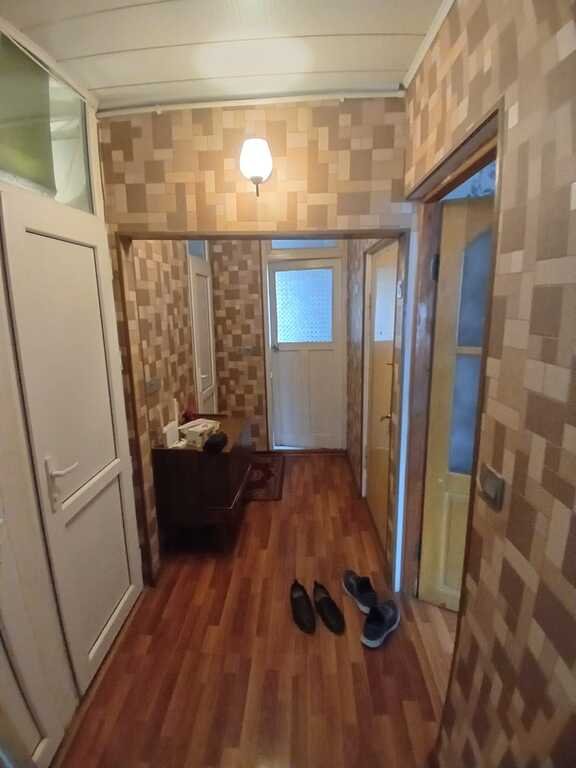 Kirayə verilir 2 otaqlı köhnə tikili, 65 m², İnşaatçılar m.-9