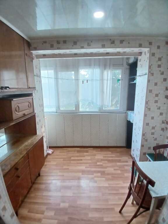 Kirayə verilir 2 otaqlı köhnə tikili, 65 m², İnşaatçılar m.-10