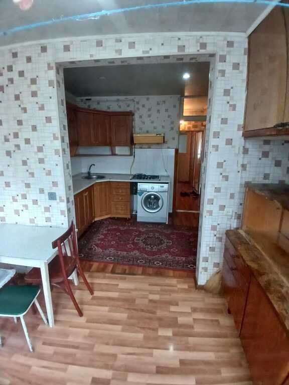 Kirayə verilir 2 otaqlı köhnə tikili, 65 m², İnşaatçılar m.-11