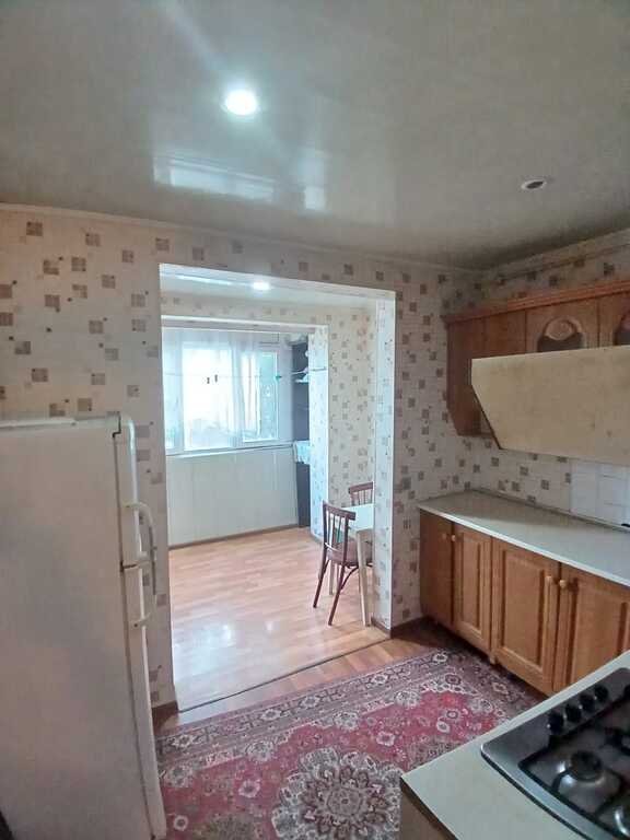 Kirayə verilir 2 otaqlı köhnə tikili, 65 m², İnşaatçılar m.-13