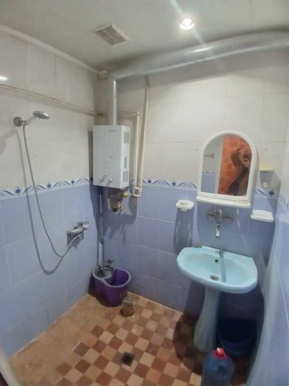 Kirayə verilir 2 otaqlı köhnə tikili, 65 m², İnşaatçılar m.-14