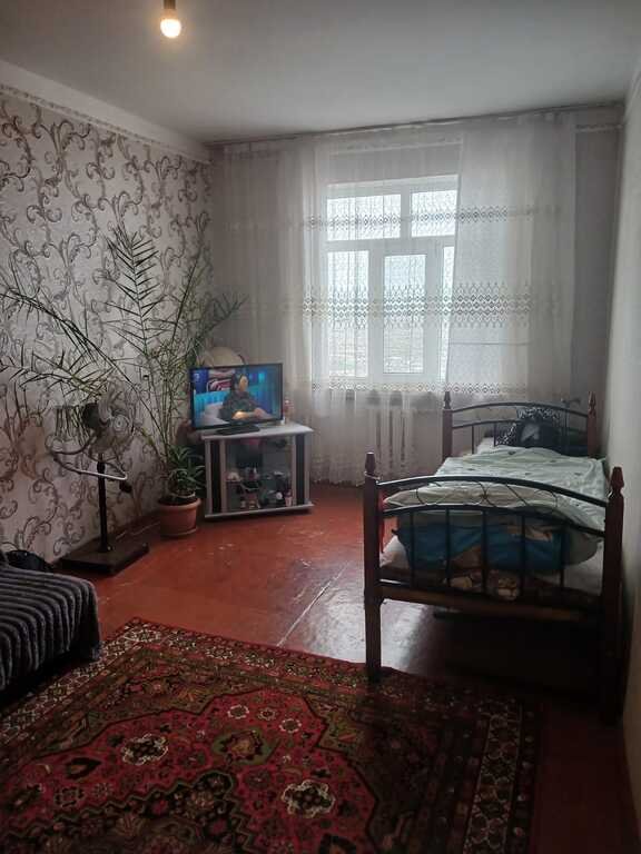 Satılır 2 otaqlı köhnə tikili, 60 m², Massiv D-8