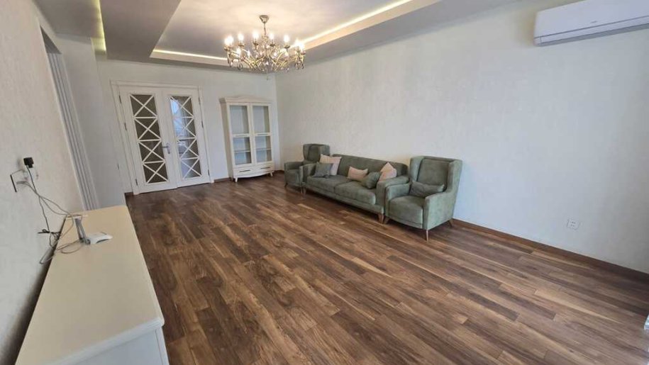 Satılır 3 otaqlı yeni tikili, 138 m², İnşaatçılar m.-3