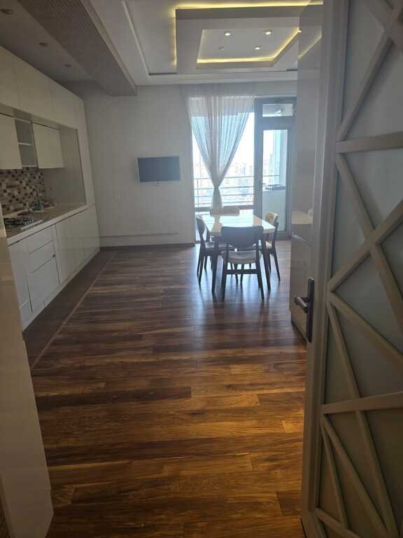 Satılır 3 otaqlı yeni tikili, 138 m², İnşaatçılar m.-4