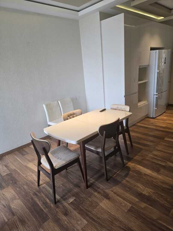Satılır 3 otaqlı yeni tikili, 138 m², İnşaatçılar m.-5