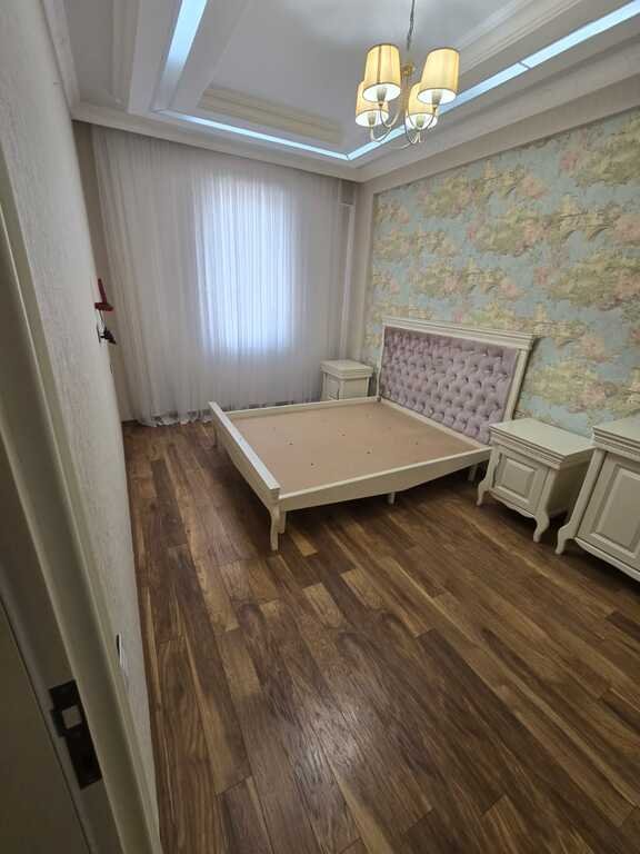 Satılır 3 otaqlı yeni tikili, 138 m², İnşaatçılar m.-8
