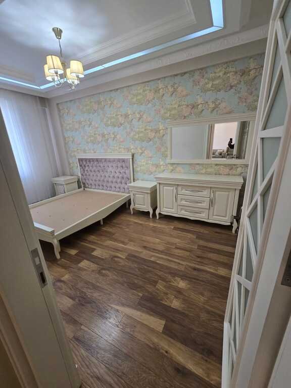 Satılır 3 otaqlı yeni tikili, 138 m², İnşaatçılar m.-9