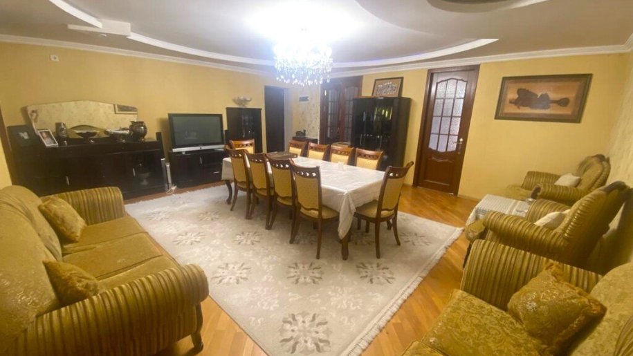 Satılır 4 otaqlı köhnə tikili, 110 m², Nəriman Nərimanov m.-2