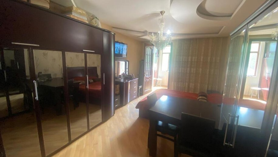 Satılır 4 otaqlı köhnə tikili, 110 m², Nəriman Nərimanov m.-5